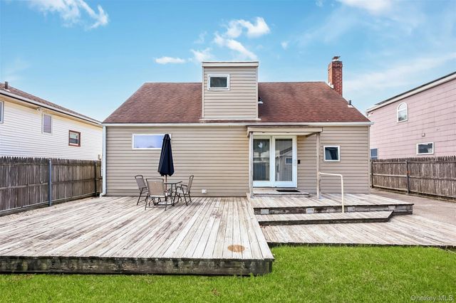 109 Henrietta Avenue, Oceanside, NY 11572