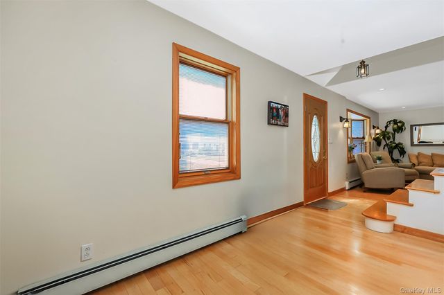 109 Henrietta Avenue, Oceanside, NY 11572