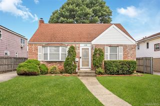 109 Henrietta Avenue, Oceanside, NY 11572