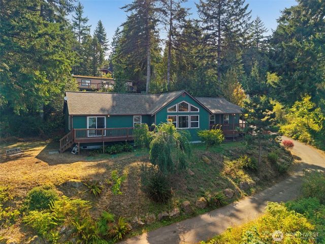 6698 Crimson Sky Loop, Seabeck, WA 98380