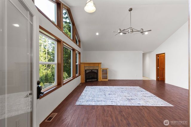 6698 Crimson Sky Loop, Seabeck, WA 98380