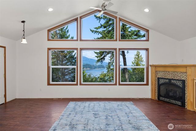 6698 Crimson Sky Loop, Seabeck, WA 98380