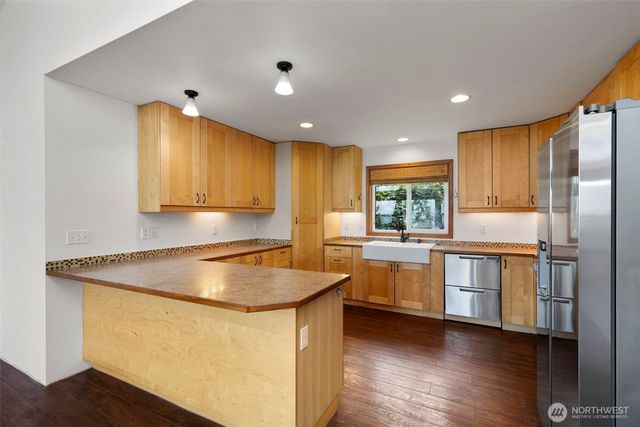 6698 Crimson Sky Loop, Seabeck, WA 98380