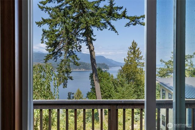 6698 Crimson Sky Loop, Seabeck, WA 98380