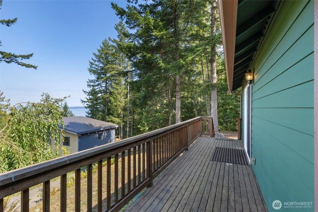 6698 Crimson Sky Loop, Seabeck, WA 98380