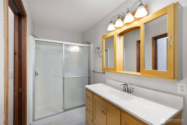 6698 Crimson Sky Loop, Seabeck, WA 98380