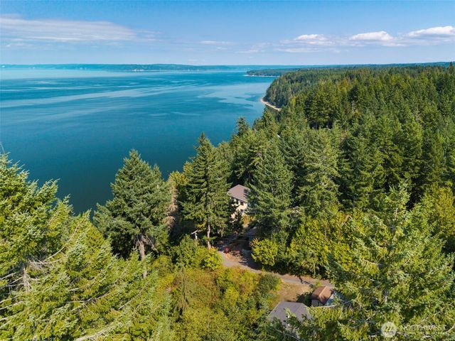 6698 Crimson Sky Loop, Seabeck, WA 98380