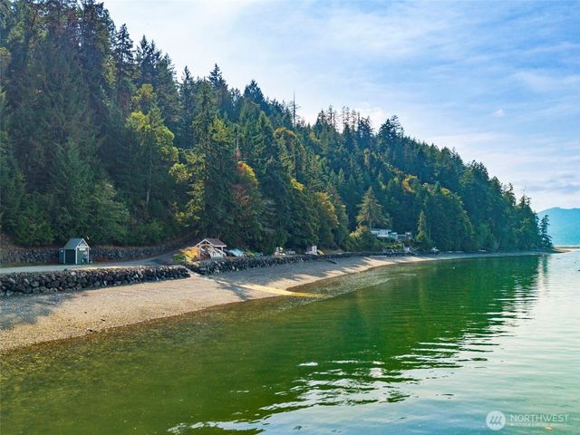 6698 Crimson Sky Loop, Seabeck, WA 98380