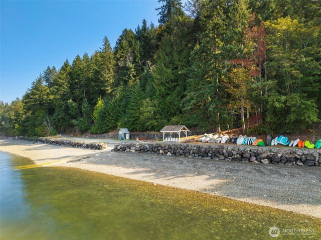6698 Crimson Sky Loop, Seabeck, WA 98380