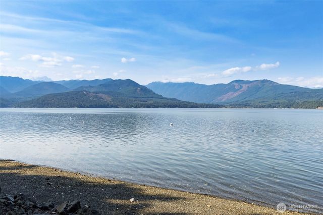 6698 Crimson Sky Loop, Seabeck, WA 98380