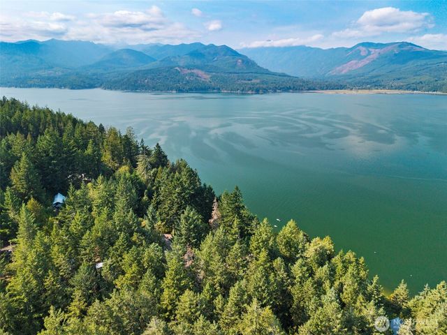 6698 Crimson Sky Loop, Seabeck, WA 98380