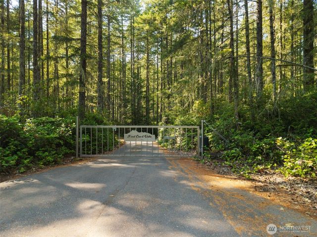 6698 Crimson Sky Loop, Seabeck, WA 98380