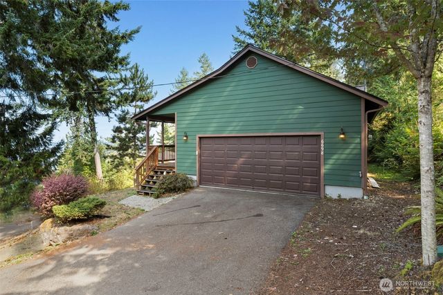 6698 Crimson Sky Loop, Seabeck, WA 98380