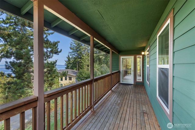 6698 Crimson Sky Loop, Seabeck, WA 98380