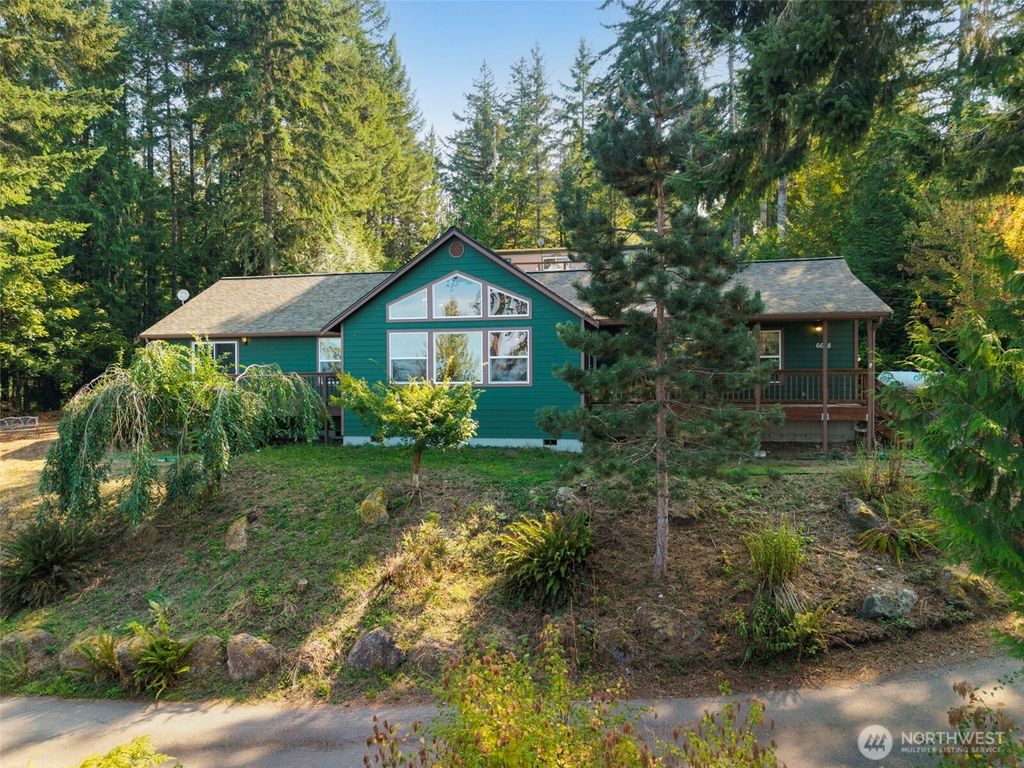 6698 Crimson Sky Loop, Seabeck, WA 98380