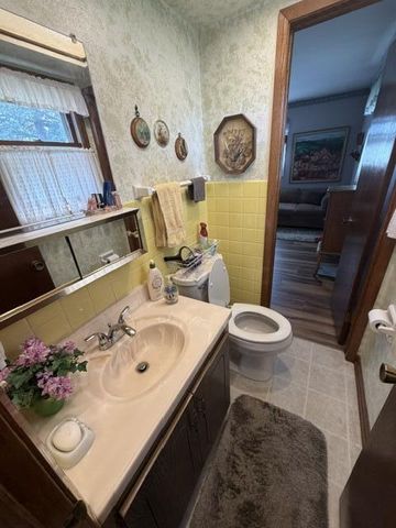 4913 Westway AVENUE, Racine, WI 53406