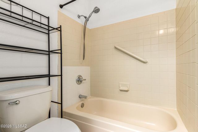8255 N Oracle Rd Apt 210, Tucson, AZ 85704