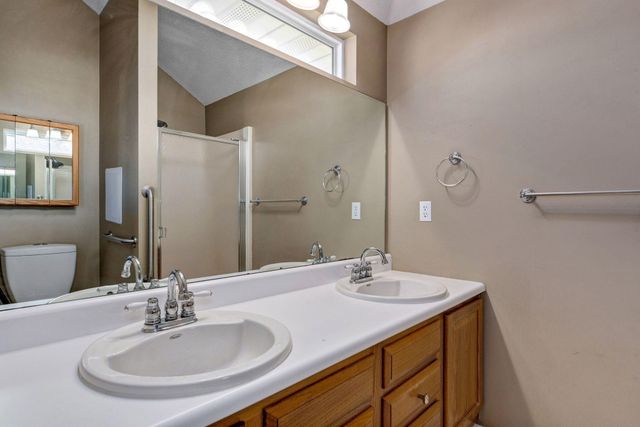 3923 W Kay Pointe Boulevard, Springfield, MO 65802