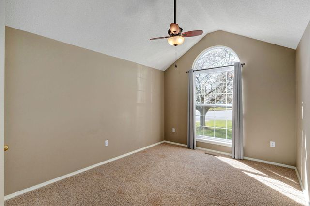 3923 W Kay Pointe Boulevard, Springfield, MO 65802