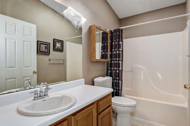 3923 W Kay Pointe Boulevard, Springfield, MO 65802