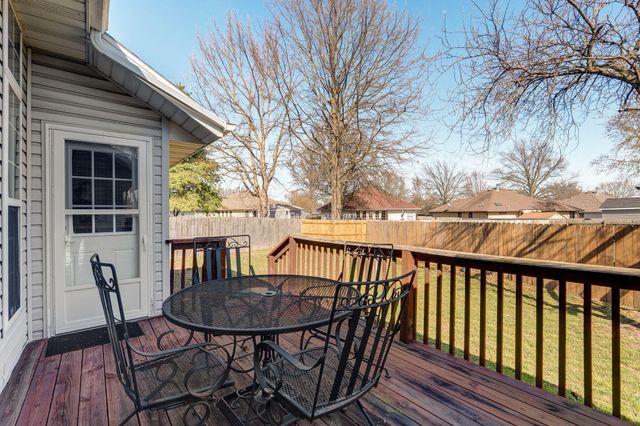 3923 W Kay Pointe Boulevard, Springfield, MO 65802