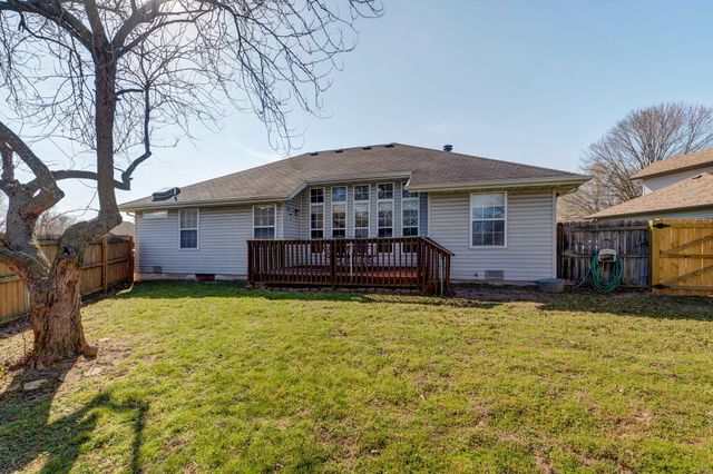 3923 W Kay Pointe Boulevard, Springfield, MO 65802