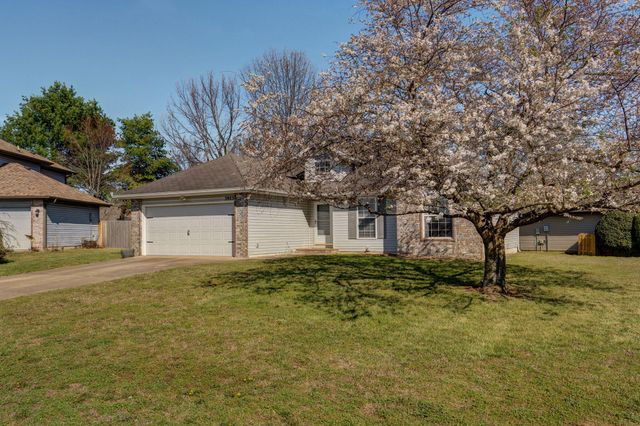 3923 W Kay Pointe Boulevard, Springfield, MO 65802