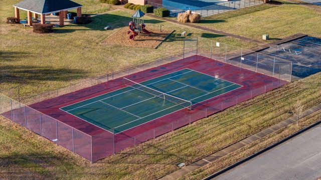 3923 W Kay Pointe Boulevard, Springfield, MO 65802