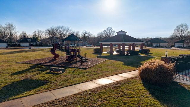 3923 W Kay Pointe Boulevard, Springfield, MO 65802