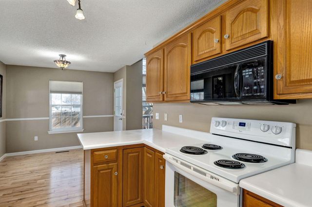 3923 W Kay Pointe Boulevard, Springfield, MO 65802