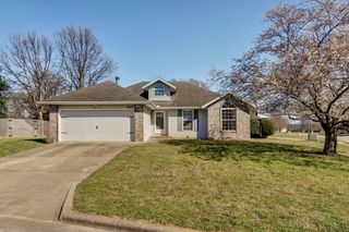 3923 W Kay Pointe Boulevard, Springfield, MO 65802