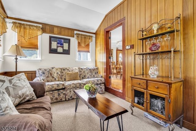 87 Amwell Rd, Millstone Boro, NJ 08844