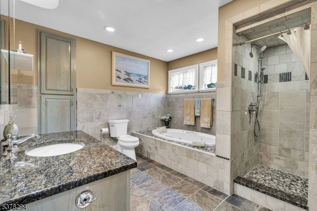 87 Amwell Rd, Millstone Boro, NJ 08844