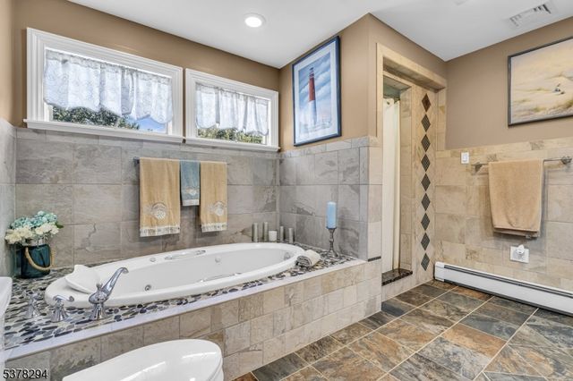 87 Amwell Rd, Millstone Boro, NJ 08844