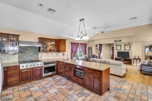 87 Amwell Rd, Millstone Boro, NJ 08844