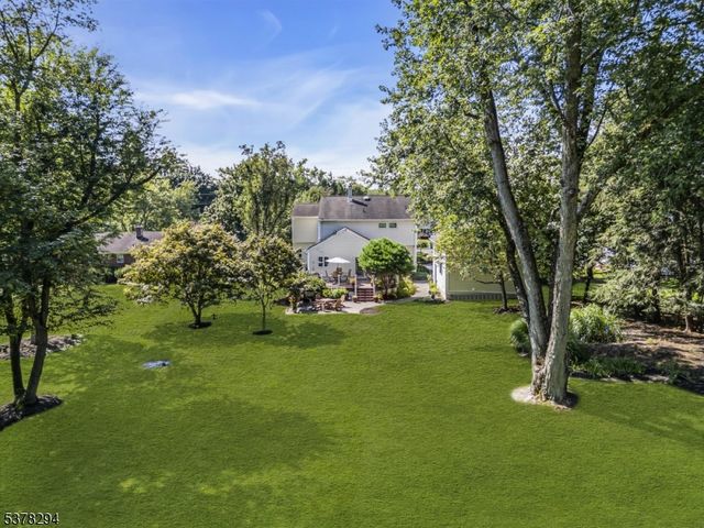 87 Amwell Rd, Millstone Boro, NJ 08844