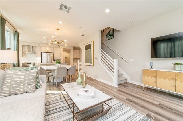 824 s harbor blvd, Santa Ana, CA 92704