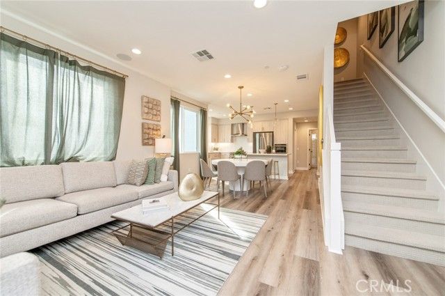 824 s harbor blvd, Santa Ana, CA 92704