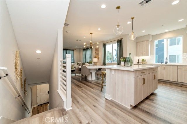 824 s harbor blvd, Santa Ana, CA 92704