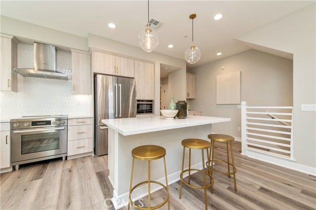 824 s harbor blvd, Santa Ana, CA 92704