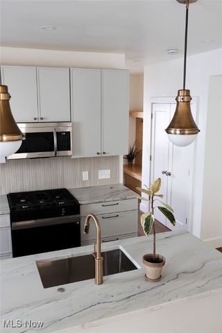 1337 W 59th Street, Cleveland, OH 44102