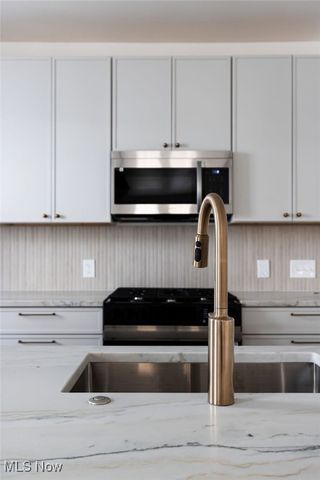 1337 W 59th Street, Cleveland, OH 44102