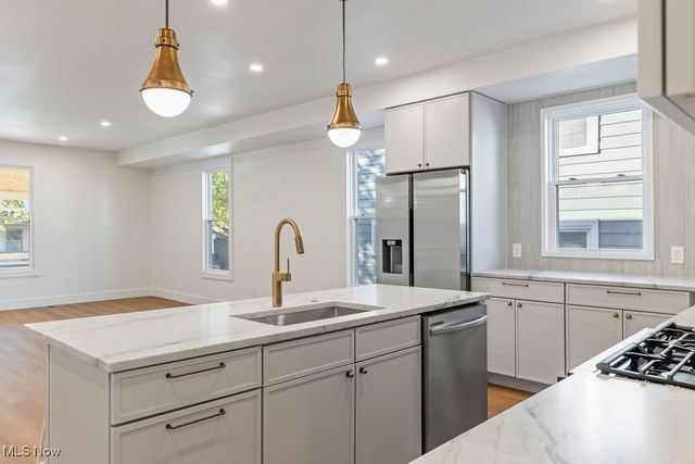 1337 W 59th Street, Cleveland, OH 44102