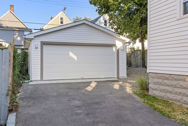 1337 W 59th Street, Cleveland, OH 44102