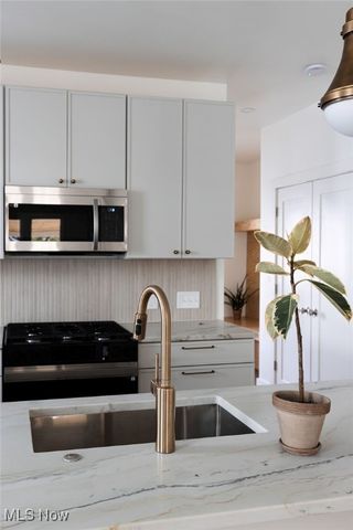 1337 W 59th Street, Cleveland, OH 44102