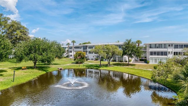 11251 80TH AVENUE 202, Seminole, FL 33772