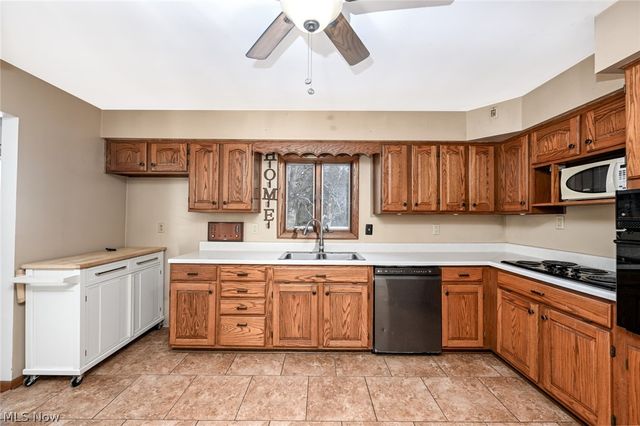 3475 Heckman Street NW, Uniontown, OH 44685