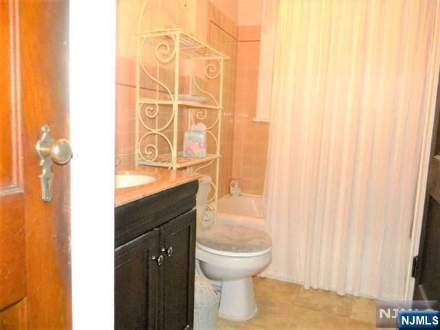 34 Ahnert Avenue, North Haledon, NJ 07508