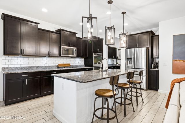 12394 N Sandby Green Drive, Marana, AZ 85653