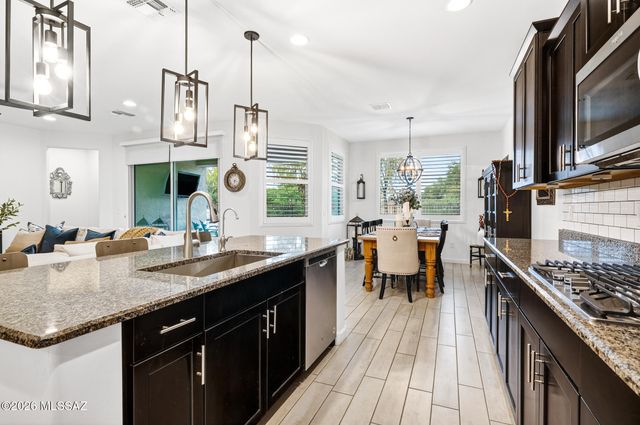 12394 N Sandby Green Drive, Marana, AZ 85653